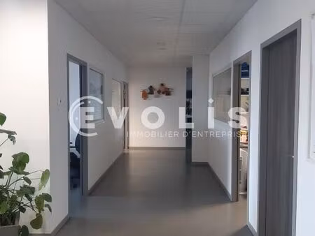 bureaux 796 m²