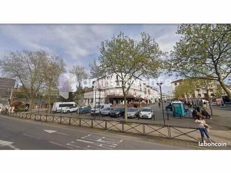 local commercial 310 m²