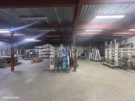 local d'activité 1 700 m²