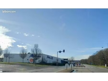 local commercial 1 150 m²