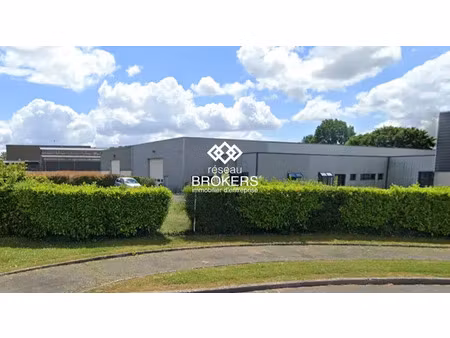 batiment industriel de 1630 m²