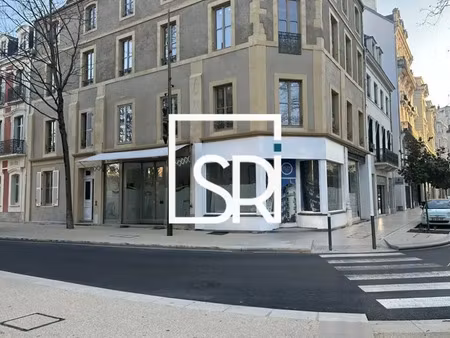 local commercial a louer