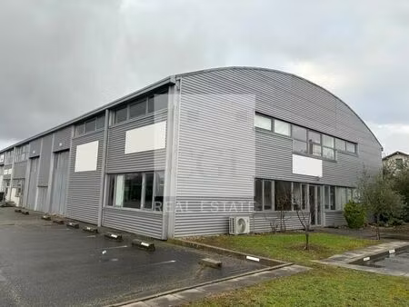 location bureau 380 m² à bron (69500)