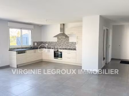 maison de 101 m² à saint-pierre-la-cour