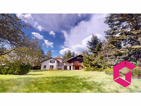 chalet et dependances