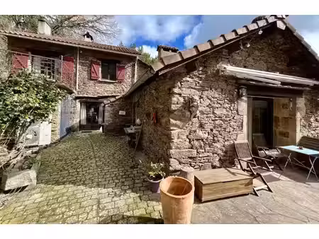 maison atypique en pleine nature