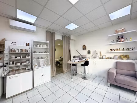 vente autres 6 pièces 60m2 vauvert 30600 - 130000 € - surface privée