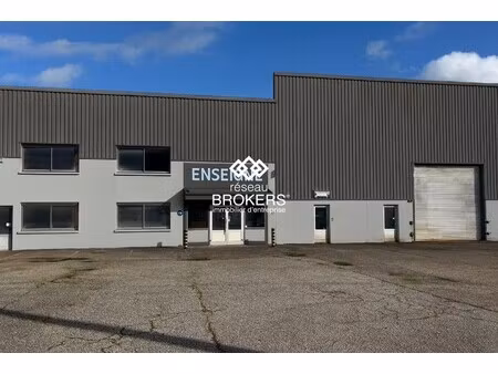 location local commercial