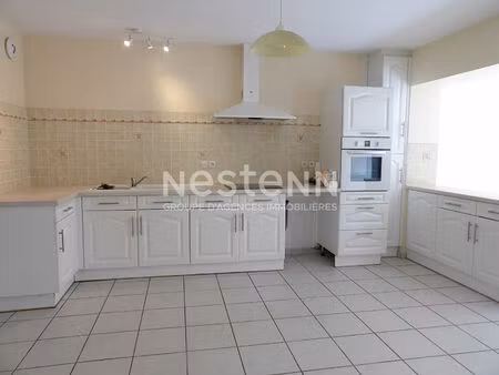 maison composée de deux logements en un !! dans un quartier calme et à deux pas du centre 