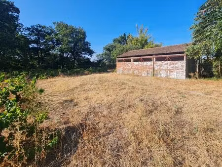 terrain a batir avec hangar existant