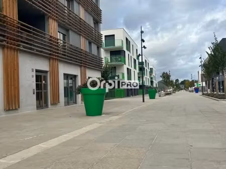 local commercial a louer