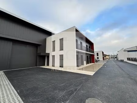 location commerce 389 m² à décines-charpieu (69150)