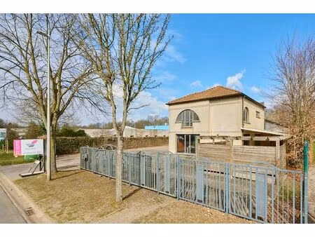 bedrijfsgebouw met appartement te huur zonhoven