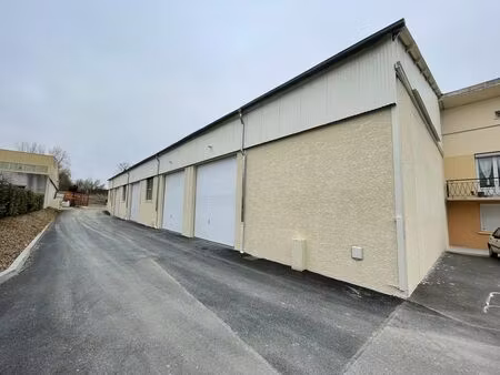 location bureau 3 pièces 271 m² à mâcon (71000)