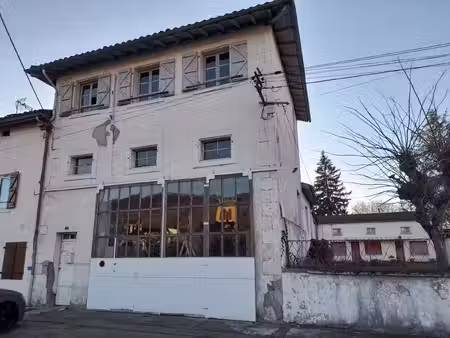 proche de boussens  atelier de 76 m² et appartement de 50 m² à rénover