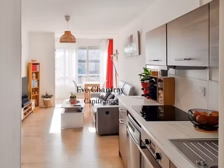 appartement t2 38m2 avec parking privatif. accès plage 20m