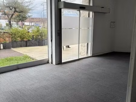 location local commercial 340m2 anglet 64600 - 7540 € - surface privée