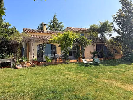 vente maison 7 pièces 260 m² à cucuron (84160)  992 000 €