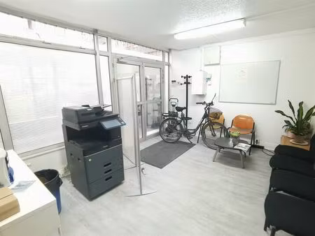 2 locaux de 97m² et 180 m2 open space