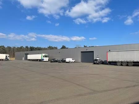 entrepôts à louer à mol