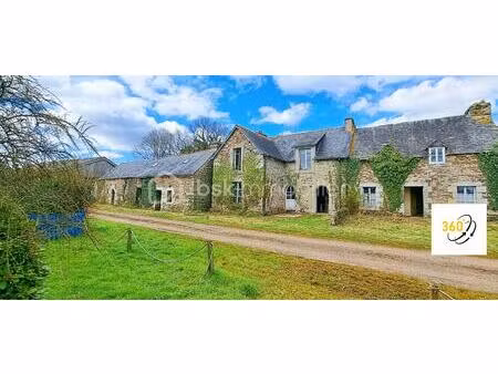 corps de ferme de 260 m² à huelgoat