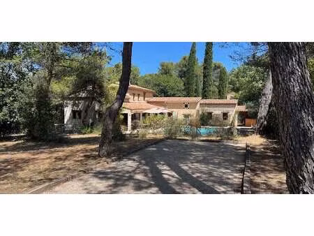 maison avec piscine et jardin ménerbes (84)