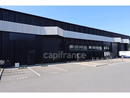 local d’activité de 577 m² avec mezzanine et sous-sol caen nord périphérique