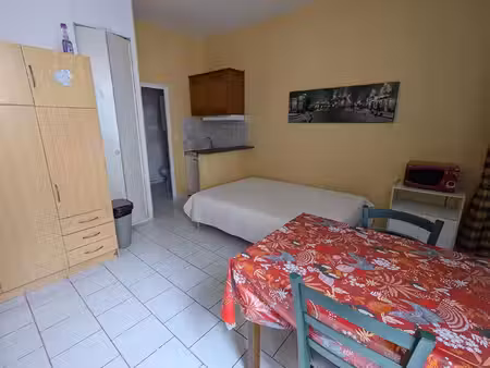 location appartement 1 pièce 21 m² à bourges (18000)