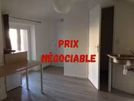 vente immeuble à saint-laurent-sur-sèvre (85290) : à vendre / 115m² saint-laurent-sur-sèvr