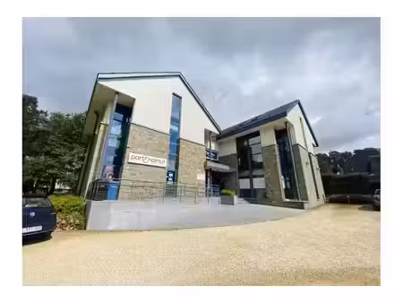 bureaux à louer à avenue de houffalize 54 libramont-chevigny (vbb73787)