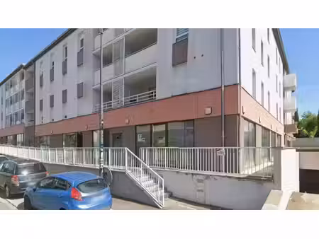 location commerce 115 m² à jassans-riottier (01480)