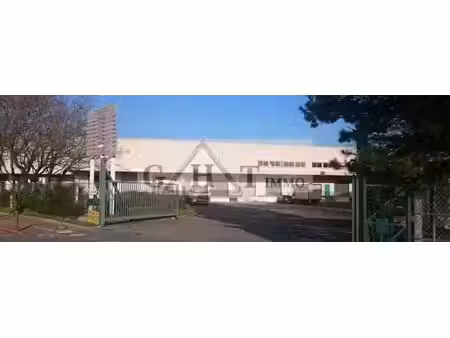 location local industriel 750 m² à garges-lès-gonesse (95140)