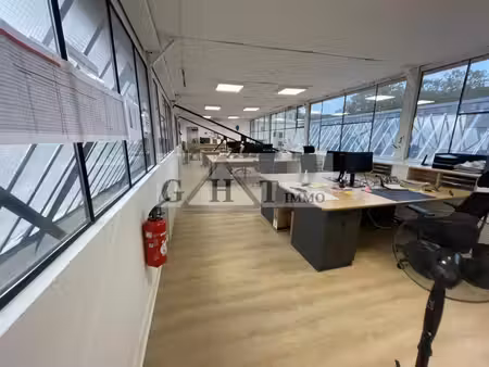 entrepot 610m² a pantin a louer