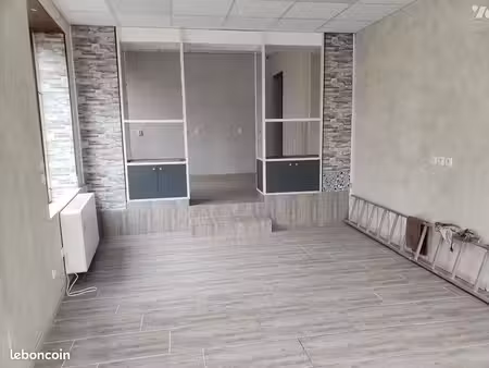 local d'activités 42 m² cezy