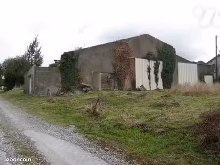 local divers 550 m² courlay
