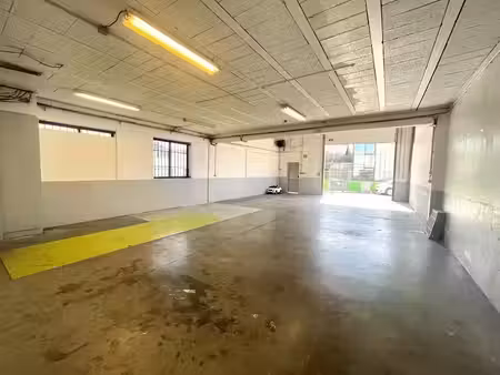 location locaux professionnels 0 pièces 200 m² à mandres-les-roses (94520)  1 550 €