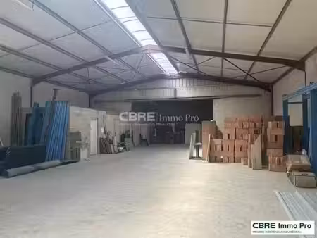 location local d'activités roches premarie andille 526 m²