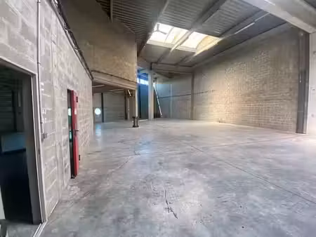 location local d'activités valenton 751 m²