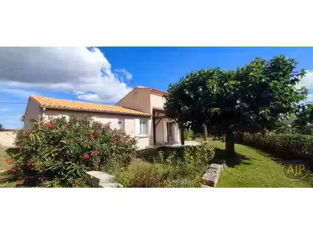 maison de plain-pied à 15 min de saintes