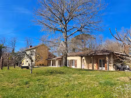 vente maison 7 pièces  210.00m²  estang