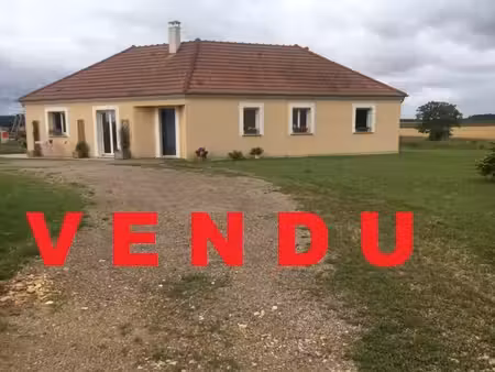 maison récente 6 pièces de 122m2 de plein-pied + double garage de 80m2