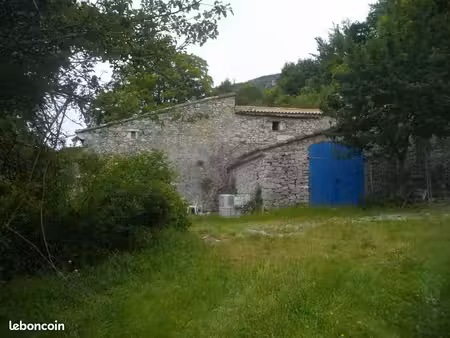 hameau de trois logements