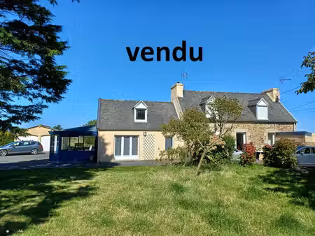 st jean du doigt  propriété comprenant deux maisons  double garage et atelier sur 1986 m2 