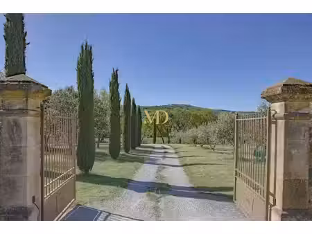 vente propriété 13 pièces 300 m² à saint-michel-l'observatoire (04870)  1 590 000 €