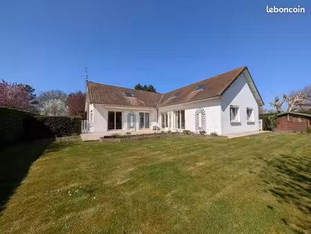 maison 8 pièces 230 m²