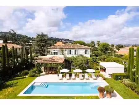 villa de 5 pièces de luxe en location mandelieu  france