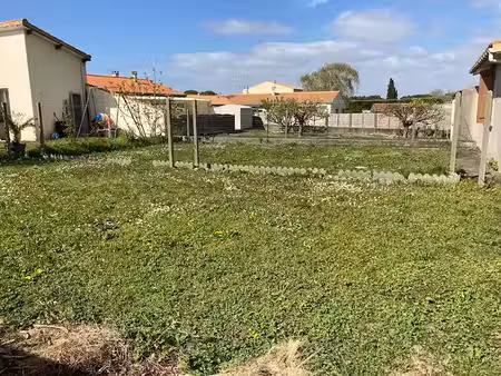 vente terrain 385 m² à fouras (17450)  143 775 €