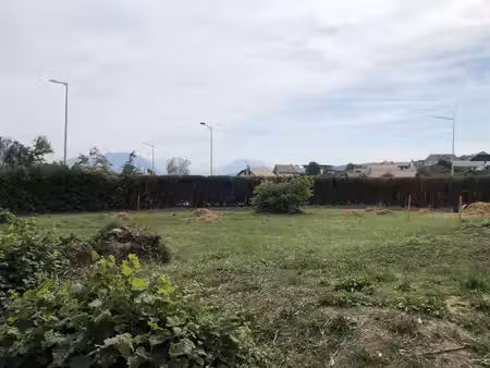 terrain costructible de 554m2- groisy