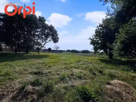 terrain 1 700 m² port des barques