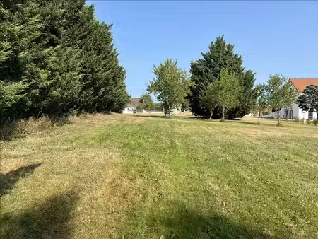 vente terrain 2055 m² prémilhat (03410)